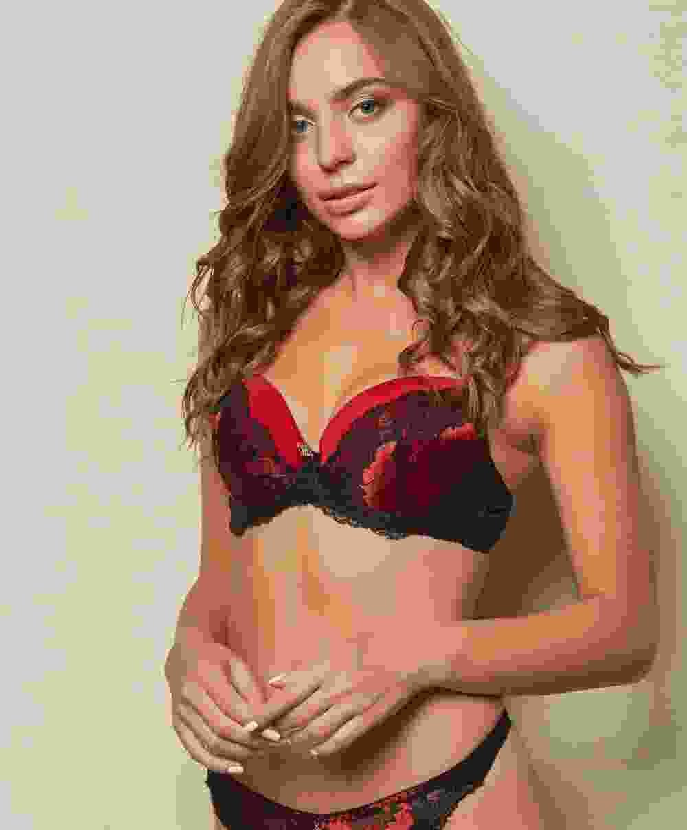 Red Lace Lingerie Set - Image 2