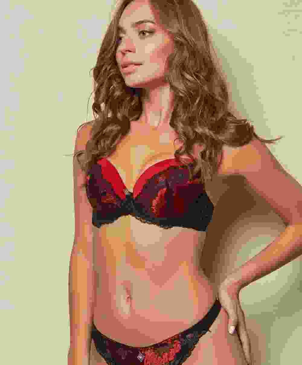 Red Lace Lingerie Set - Image 5