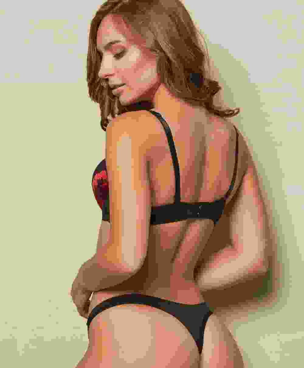 Red Lace Lingerie Set - Image 4